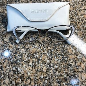 Sexy classy Valentino cat eyes